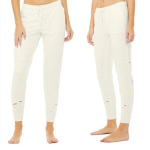ALO Yoga Cream Fierce Jogger Pants